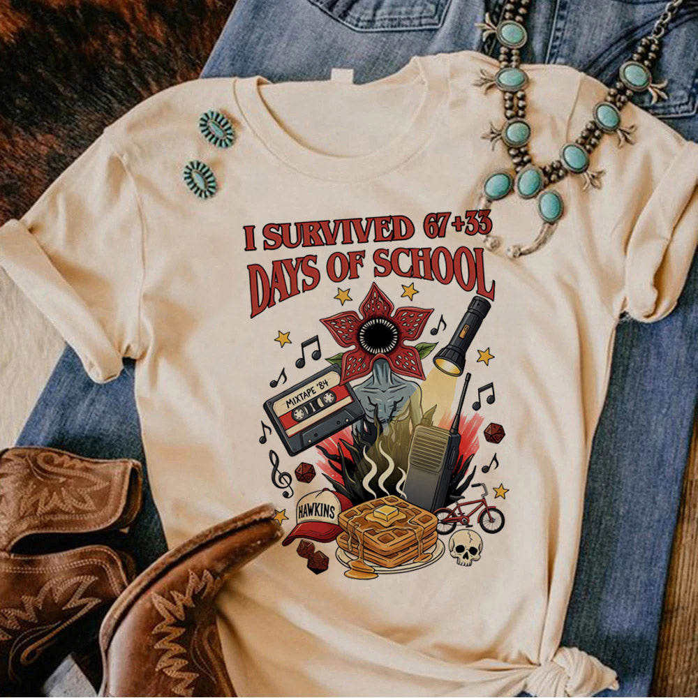 T-shirt femme Stranger Things I Survived Hawkins Mixtape 84 vu de face