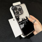 Etui iPhone przezroczyste z czarną ramką Stranger Things rowery i Druga Strona