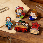 Zestaw 5 przypinek Stranger Things Friends Don't Lie