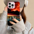 Etui iPhone matowe Stranger Things rowery pod czerwonym niebem