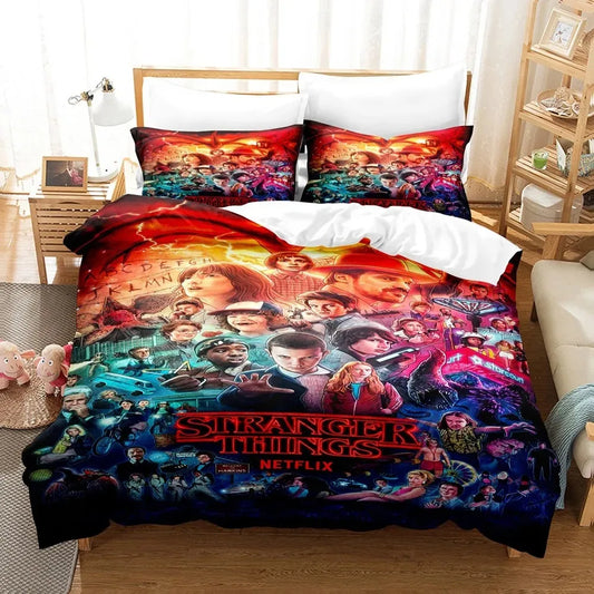 Komplet pościeli Stranger Things kolaż wszystkich postaci na łóżku, z pasującymi poszewkami